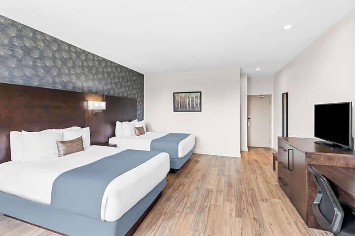 Room 10 of 34