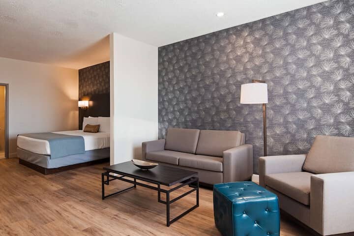 Room 6 of 34