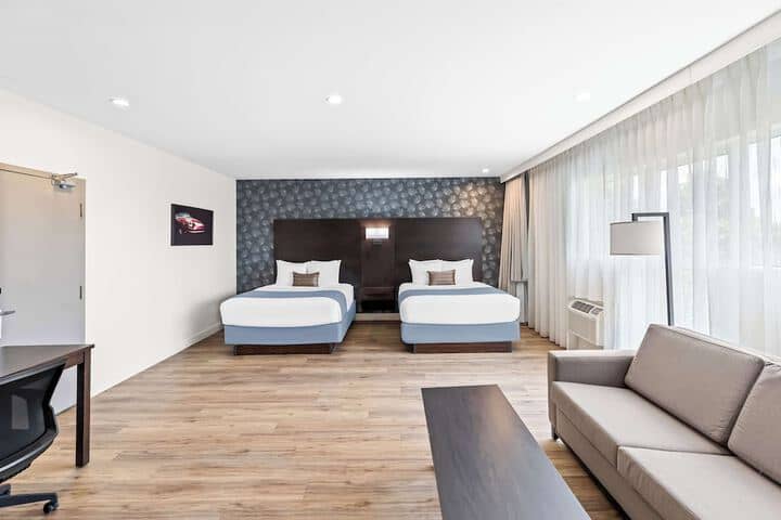Room 13 of 34