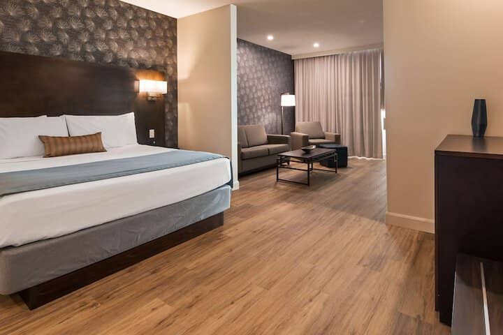 Room 7 of 34