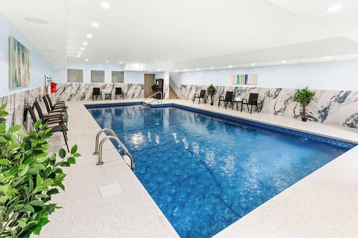 Pool 21 of 34