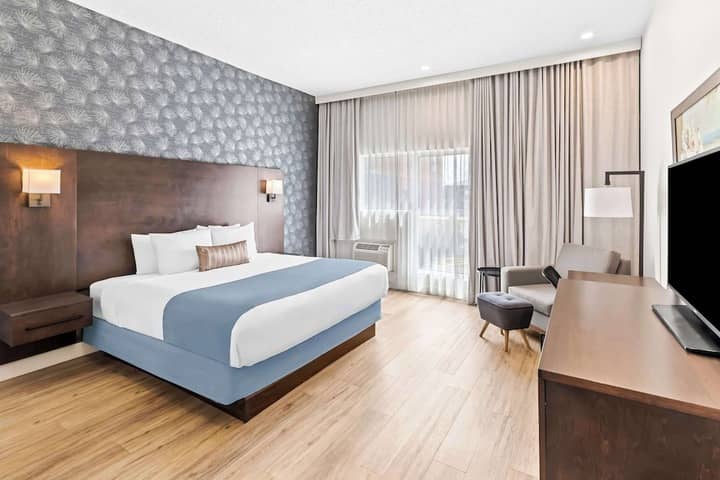 Room 9 of 34
