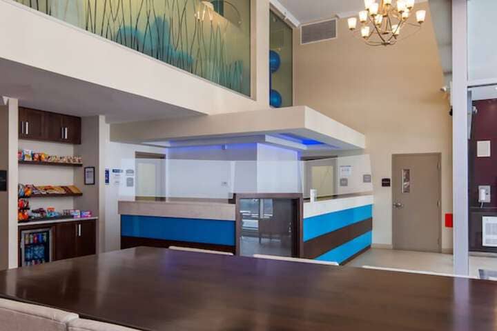 Hotel Interior 6 of 39